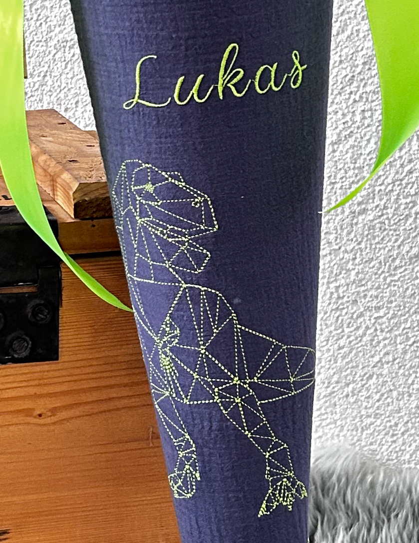 Origami_Dino_Closeup